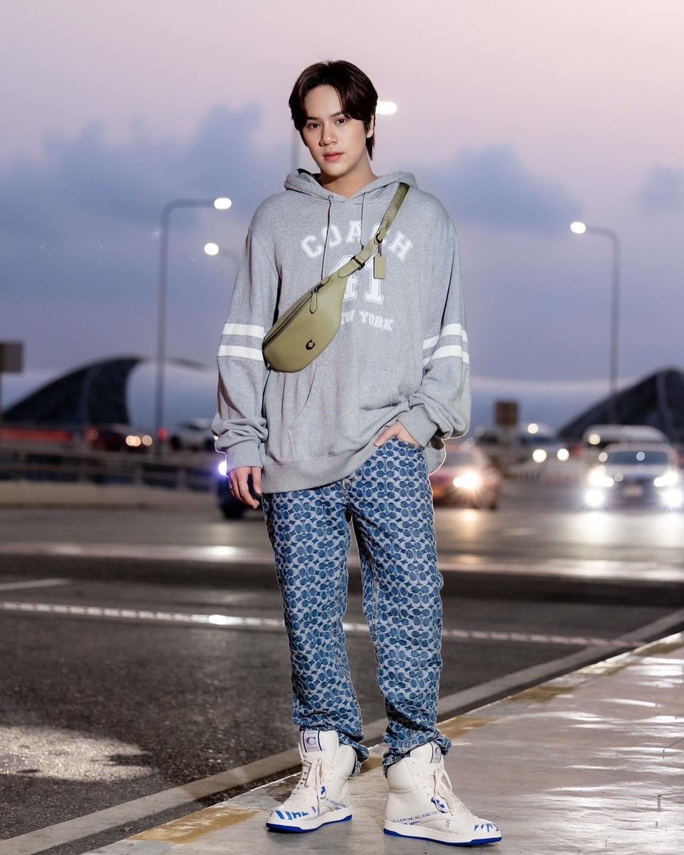 mynameisnanon's tweet photo. ✈️ https://t.co/2cLq4dbVHL