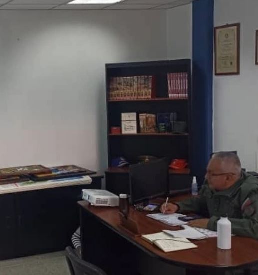 VrrAndes's tweet photo. #1Feb el Cnel. Carlos Sáenz, Vicerrector Región Andes y Decano del @UnefaNucleoTachira, en desarrollo Consejo Universitario Nro. 001-2024, presidido por el M/G. Nicodemo Ramos, Rector de la UNEFA, desde la sede Central Caracas, vía ZOOM.
 @Unefa_ve
 @R_nicodemo
 @NicolasMaduro https://t.co/5Z1N97TYkZ