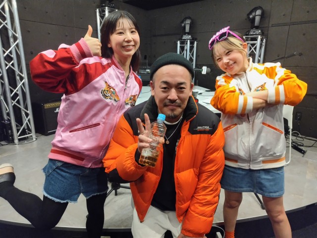 tokyofm's tweet photo. 23:00～
「 #もにゅそで #知らんけどアッパー 🥳」

今夜は #呂布カルマ さんをお迎え🎤
意外な素顔にも迫ります⚡️

🎵もにゅそでfeatures
DJのHi-Gさん登場

#TOKYOFM

#radiko で聞こう🎧
https://t.co/8p4eNAM7QR https://t.co/qzPzhlZr7D
