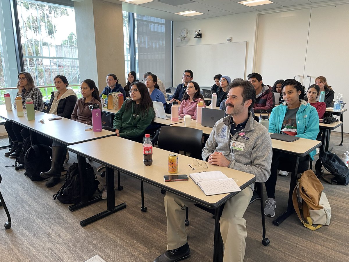 LRCASTEL's tweet photo. Dr Katherine Garcia, UC Chancellor Postdoctoral Fellow @UCIrvine helping students succeed @UCSDMedSchool #UCPRIME and #HealthEquity https://t.co/cRLfOzFuDF