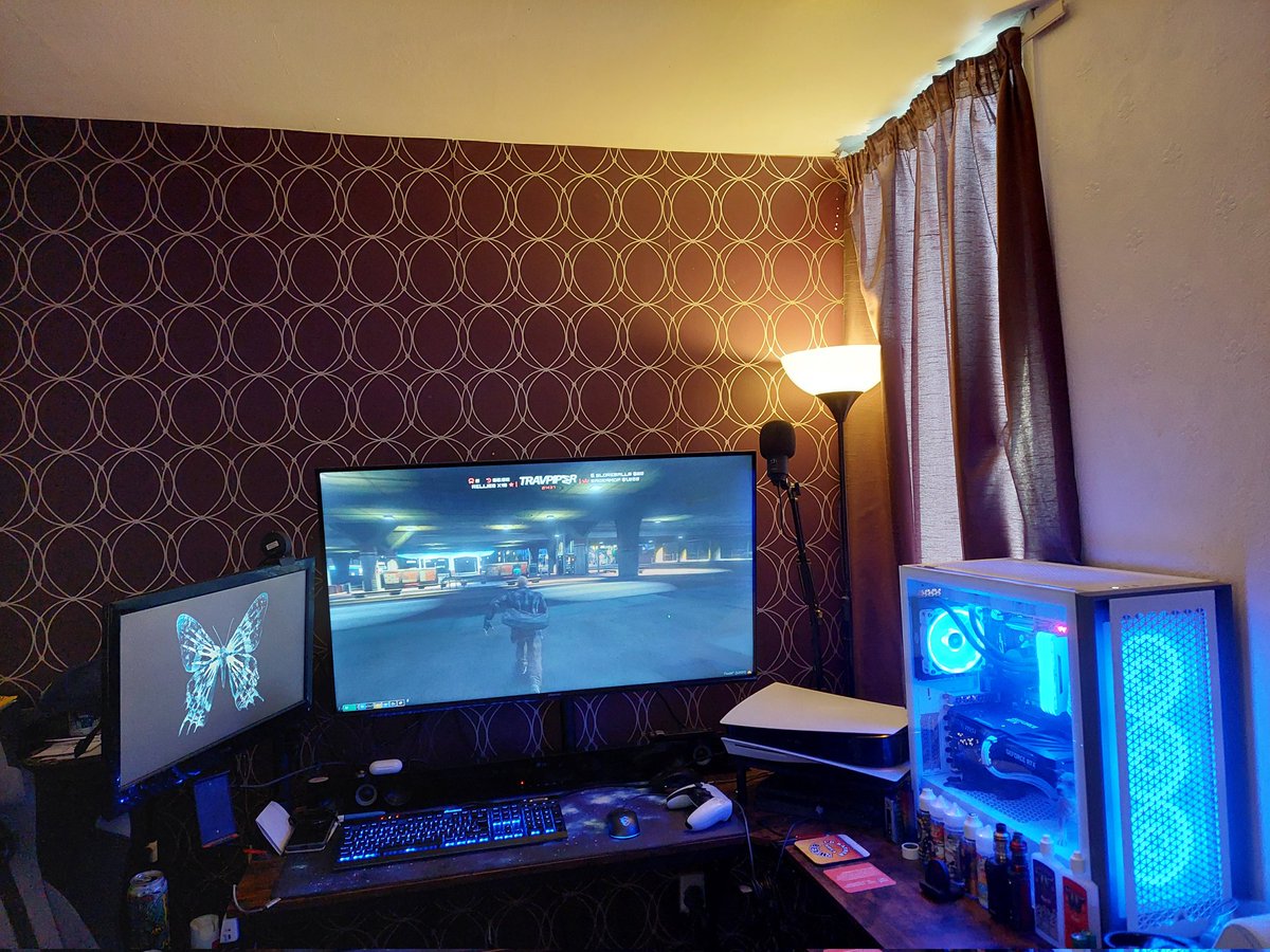 TheFishyNorris's tweet photo. @pmoney @ShureUK @shure @OverclockersUK @noblechairs Already have a noblechair put a new mic would be good https://t.co/FmYxAF2sAD