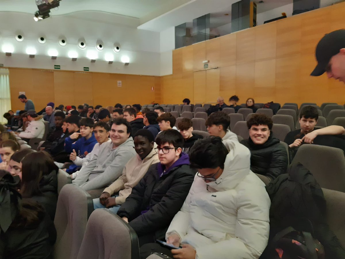 escolapiasSE's tweet photo. 🎭CFGB participando en teatro improvisación para prevención de adicciones.¡¡¡Muchas Gracias a CMAPA por esta oportunidad!!!
#CMAPA
#5topsecretcannabis
#cfgbinformatica
#escolapiassantaengracia #321Despierta #hagamosECOescolapias https://t.co/CLVE7psJKb