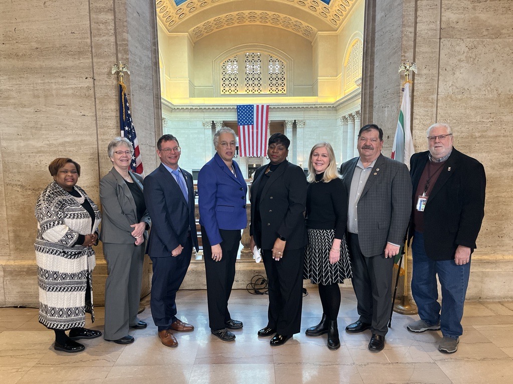 ToniPreckwinkle's tweet photo. Proud to kick off another vital transit initiative - the Access Pilot Program - that extends reduced fares to eligible low-income Metra riders. Transit is vital to Cook County and we need transit service that is fast, frequent and equitable.#fairtransit #equity https://t.co/kkGLZBfbH5