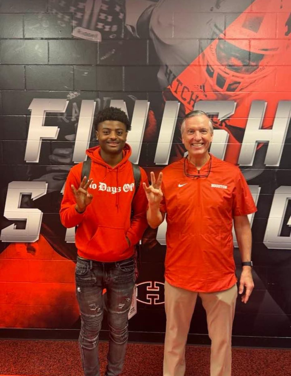 Huge Thanks to <a href="/CoachWEFritz/">Coach Willie Fritz</a> for stopping by to talk to me today!❤️#gocoogs