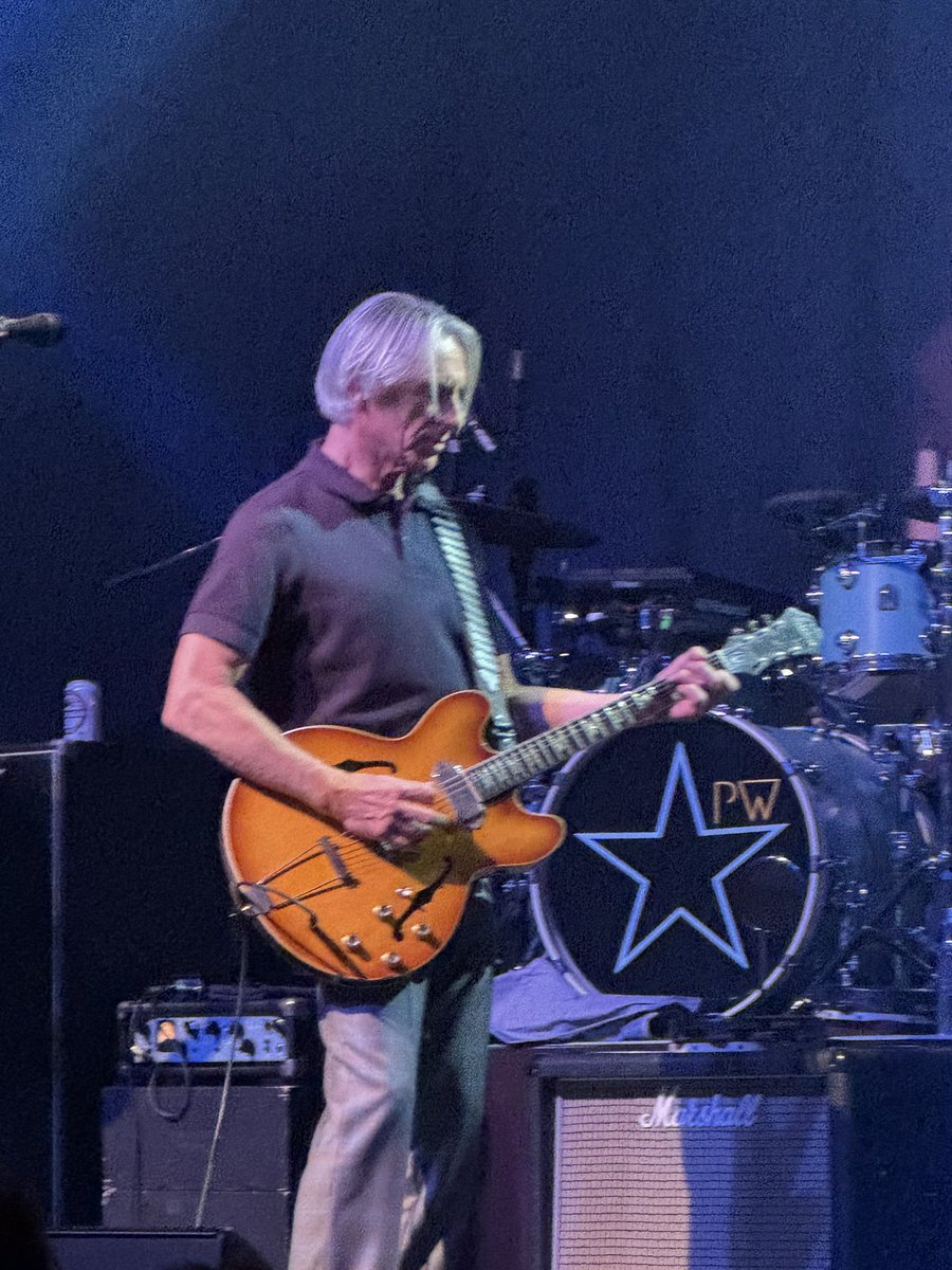 #paulweller #paulwellerliveinjapan2024 
20年ぶりにPaulのライブへ。Jam,スタイルカウンシル、ソロ、いつも格好いい。キャリアをかさね、英国老紳士のような風格を感じました。音良し、曲良し、盛り上がり良し。