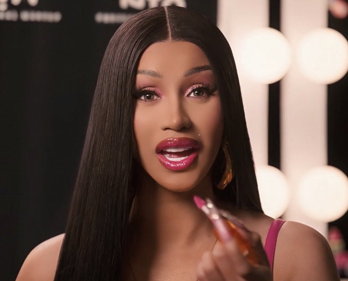 idem0lish's tweet photo. CARDI SUPER BOWL 2024 ๐ฅ HopeFully Next Year She Actually Perform ๐๐ #CB2COMING โจ https://t.co/GYEdclwY96