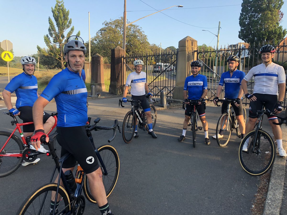 CiclismoCycling's tweet image. #fridayfun #grouptraining ✅