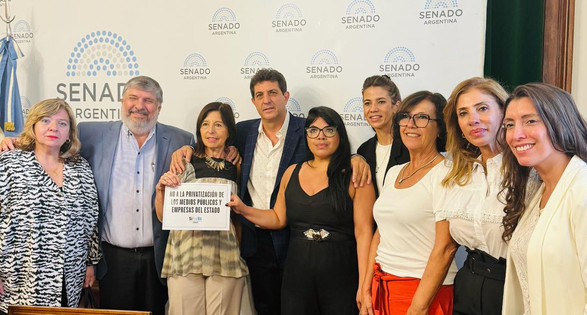 En la conferencia de prensa, expresé mi preocupación junto al @Senadores_Todos por la injustificada e ilegal negativa de convocar a una Sesión Pública Especial para abordar el DNU 70/23, a pesar de la solicitud formal realizada por Unión por la Patria. 
👇