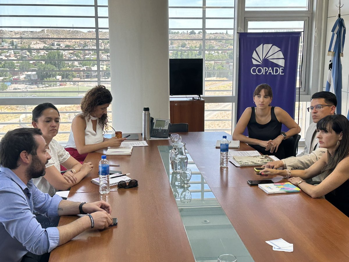 Junto a <a href="/Juanmamorales4/">Juanma Morales</a> y <a href="/ServidioAna/">Ana Servidio</a> recibimos al intendente de Aluminé <a href="/DiegovictoriaOk/">Diego</a> para avanzar con las iniciativas de conectividad y planificación de la localidad.  👇🏻