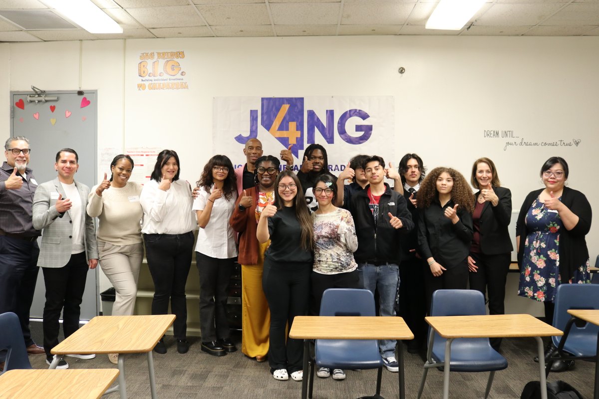 Jobs for Nevada's Graduates youth spent a wonderful hour hearing wisdom from Chaparral HS graduate @JulianHigh_ with @UWSN! Thank you @CHAPstuCo #celebrating10years&20,000youth #inspiresupportmentor #greatjobs4grads #uwsn