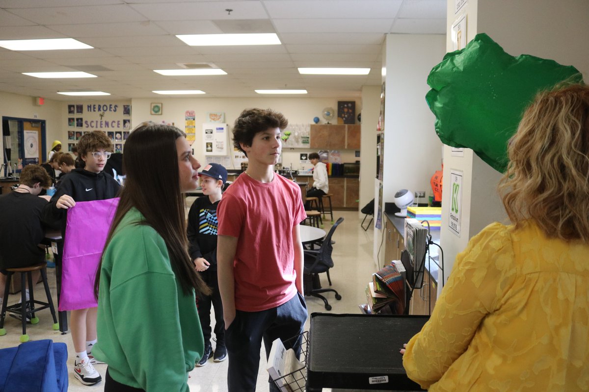 Today at <a href="/BernardMiddle/">Bernard Middle MSD</a>, students recorded and edited a weather report, authored children’s books and took flight with hot air balloons. Here are some photos from around school! 💙#msdr9