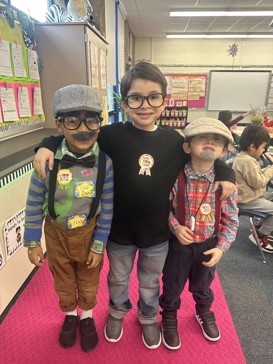 MSSjaguars's tweet photo. 100th Day fun at Marshall Street. https://t.co/8DmgWGq57f