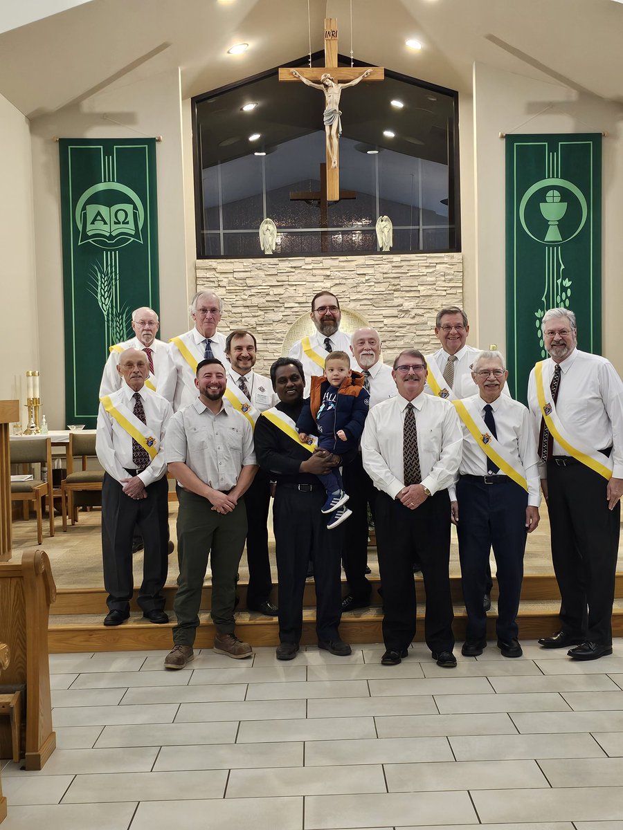 _Zar235's tweet photo. Very honored to be a @KofC Eli got a pin too! lol https://t.co/JVprmHMs34