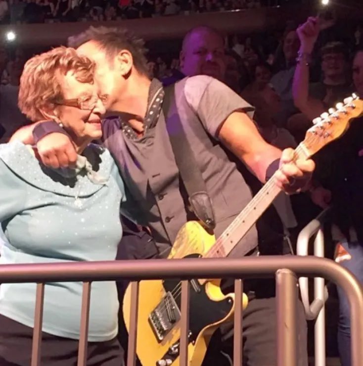 PicsBruce's tweet photo. RIP, Adele. Thank you ♥️ https://t.co/c9GFZSHqgc