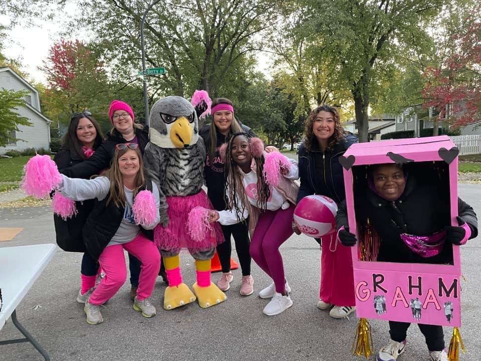 GrahamElem204's tweet photo. Thank you @ipef204 for the visit and dropping off our “big check”. Our runners and cheer squad had a great time supporting @ipsd204 and Graham School! (A few shown here) #foreverfalcons #gobarbie #grahamfalcons https://t.co/WjdwbEe5d0
