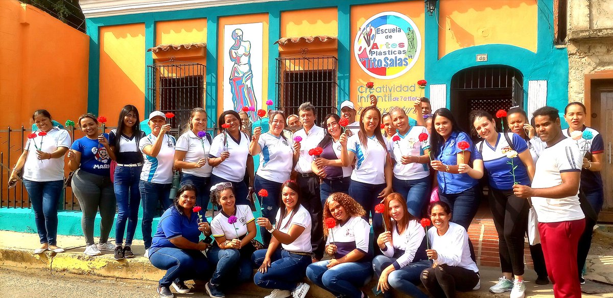 CulturaaFalcon's tweet image. #1febrero #Formación de Artes Visuales #clavelesrojos #falcon
@nicolasmaduro 
@_laavanzadora 
@mppeducacion 
@dgcultura_mppe 
@dgc_patrimonio 
@cdcefalcon 
@marelyscastror