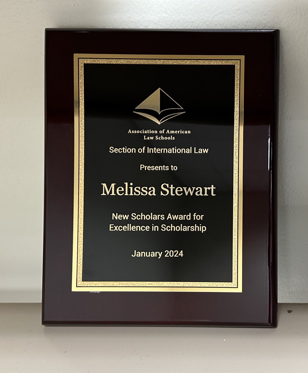 Look what just came in the mail! So fancy. Especially nice to have after accepting the award via phone.
Grateful to @TheAALS, the Section of International Law, Jason Palmer, and the committee @JohnLinarelli @leilasadat1 @saharazizlaw 
 @UHMLawSchool