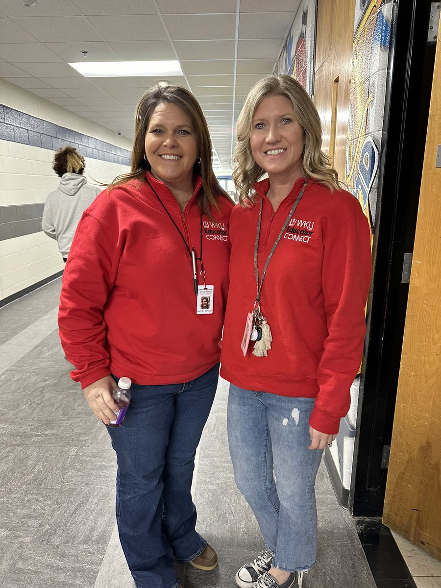 Good to see our Monroe educators sporting their WKU Educator Connect shirts on!  We value our school partnerships!  <a href="/WKUCEBS/">WKU CEBS</a> <a href="/WKUSTE/">WKU STE</a> <a href="/monroekyschools/">Monroe Co Schools KY</a>