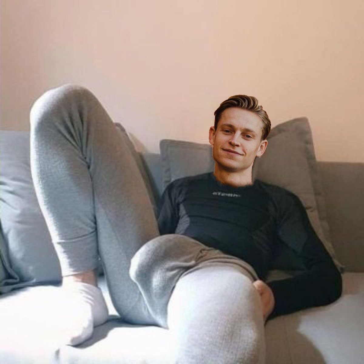 soccer_alpha's tweet photo. Master Frenkie looking for his next Slut
Guess who that is...? https://t.co/HQkMBdmU7e
