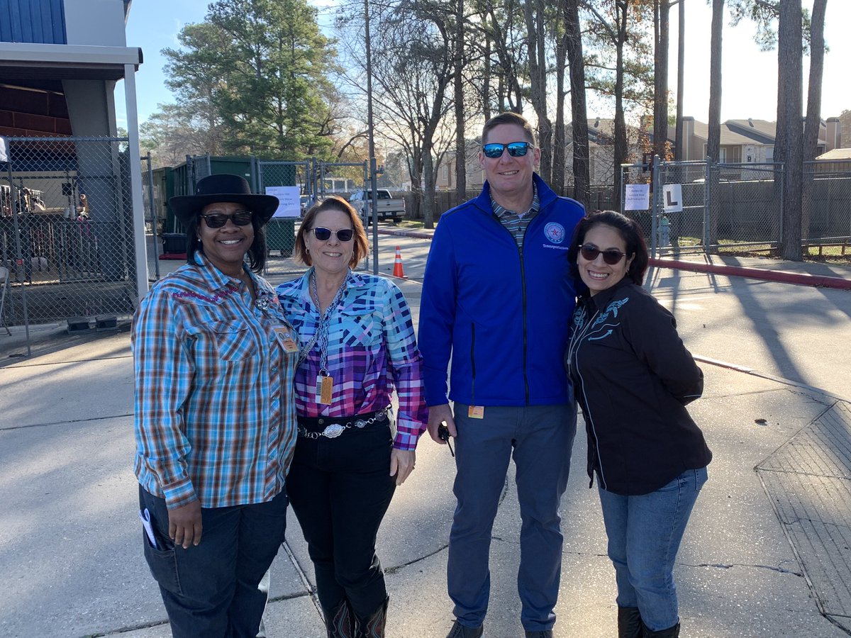 HumbleISD_InAth's tweet photo. The Humble ISD Transportation Team is the best out there! Special Kids Day was a success yesterday and @HumbleISD_Buses played a HUGE part in making that happen. We appreciate all of our bus drivers and their hard work to transport students safely 🚌 
@HumbleISD_ESS @HumbleISD https://t.co/uDnzqG8Mmz