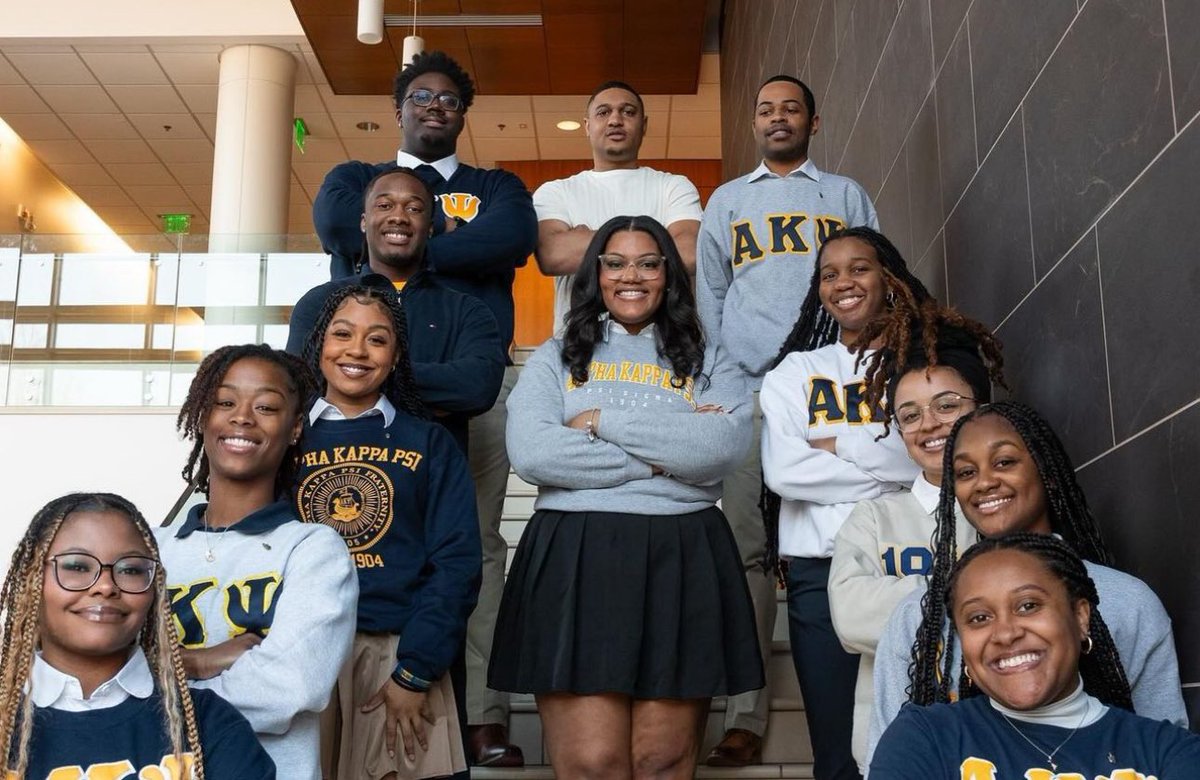 uncgakpsi's tweet photo. Alpha Kappa Psi, Psi Sigma Chapter 2023-2024 💙

📸: Alumni Bro. Kearns (@joonslenz) 

#akpsi #uncgakpsi #psisigma #uncg https://t.co/QlmxfUIBzm