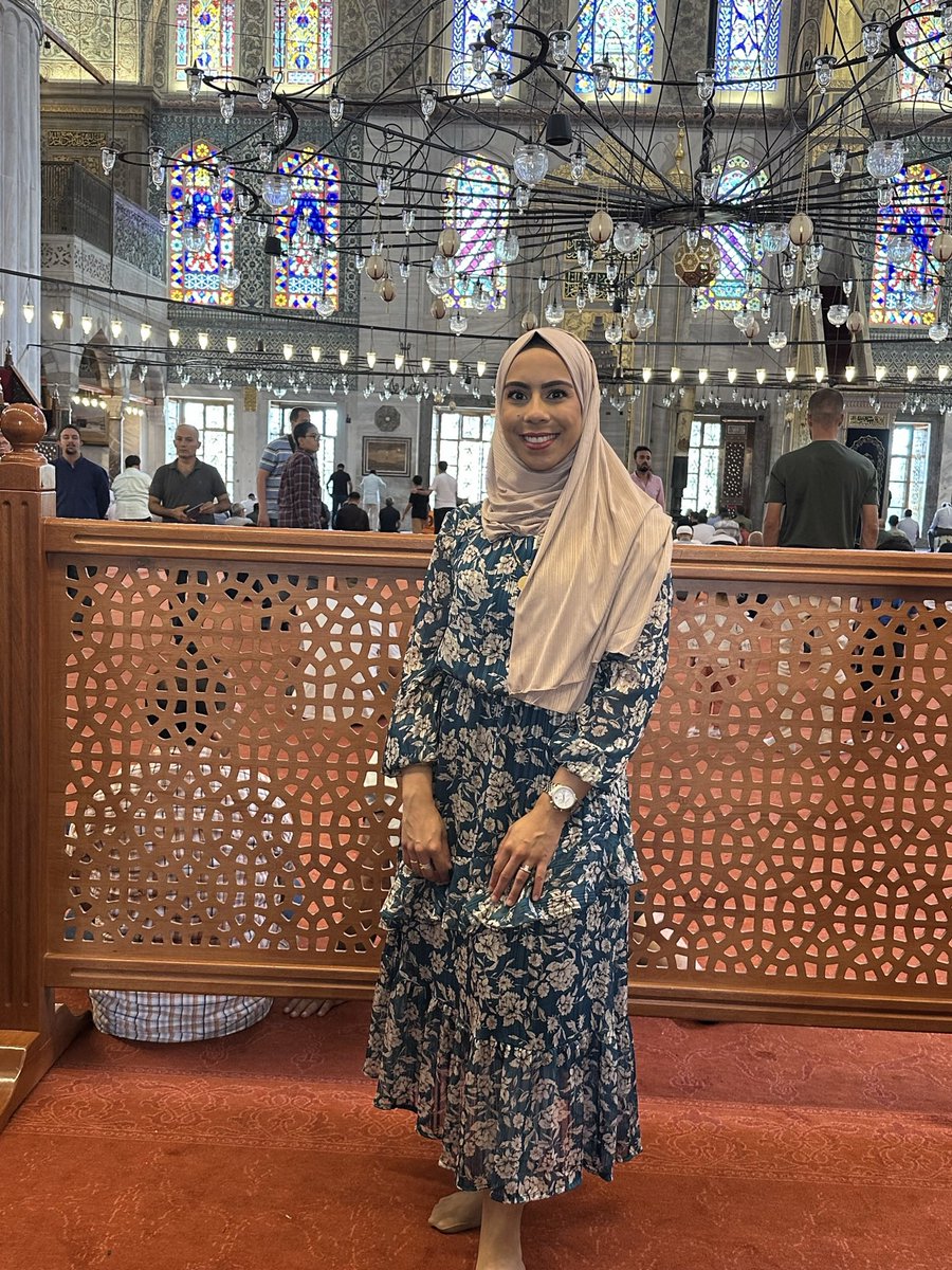 Celebrating World Hijab Day with a heartfelt snap from the mosque, hijab on and pride shining bright. This isn’t just an accessory; it’s part of who I am, a salute to the everyday elegance of hijab wearers. #WorldHijabDay #IdentityPride #EverydayElegance 🌺✨