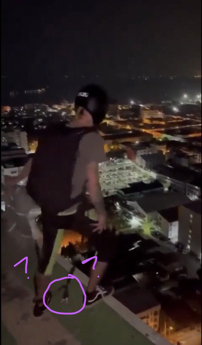 LipsOfAnAngel48's tweet photo. @AmiriKing Is this not supposed to be connected to the parachute????? 🫣😔 https://t.co/gb0gd1TLhP