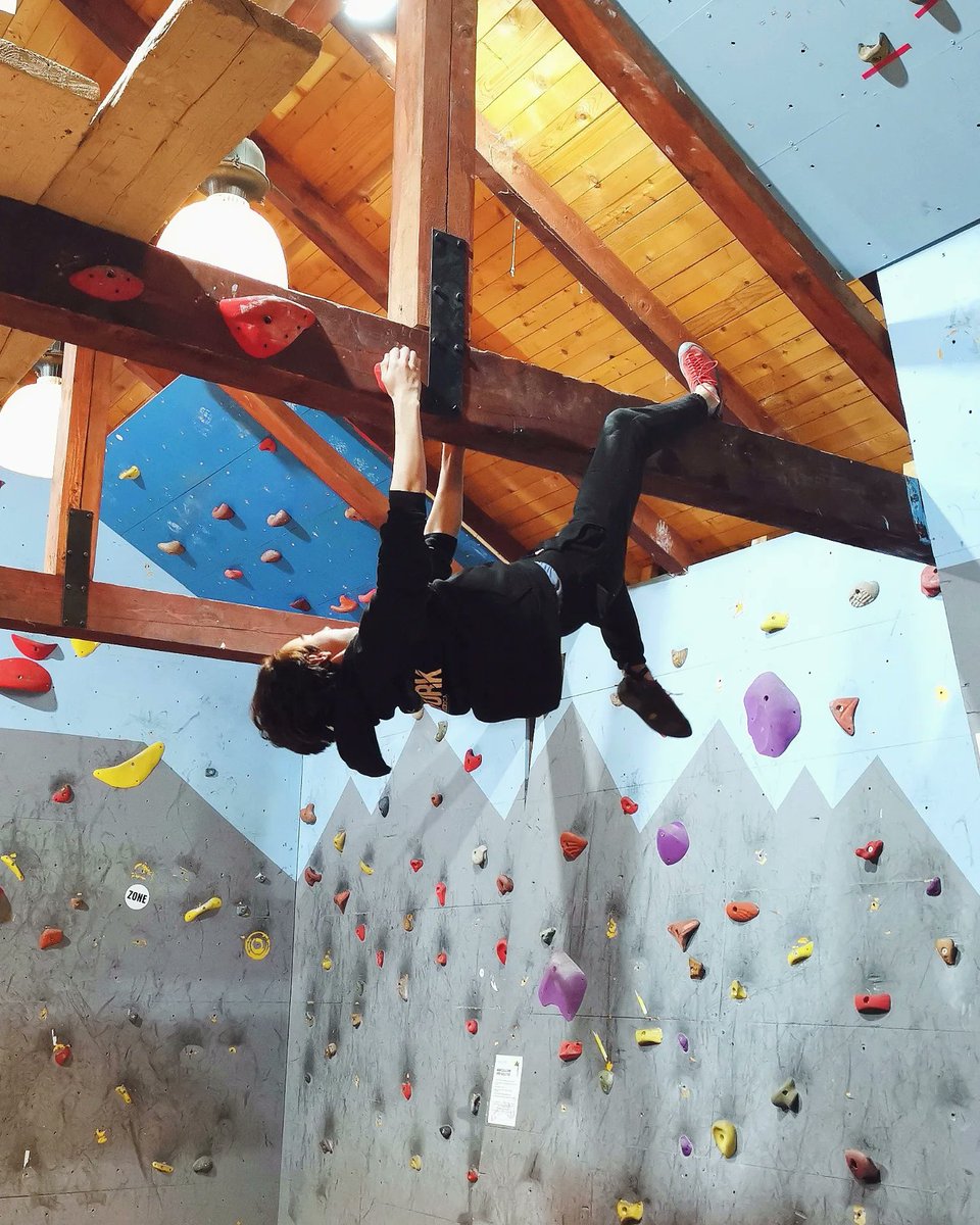 Spider on the gym 🕷️🥇🇽🇰
°
#marimangat #marimangatepejes #rockclimbingpeja #rockclimbingkosova #pejaclimbingdestination #rockclimbing #indoorclimbing #climbinggym #visitpeja #pejatourism #outdoors