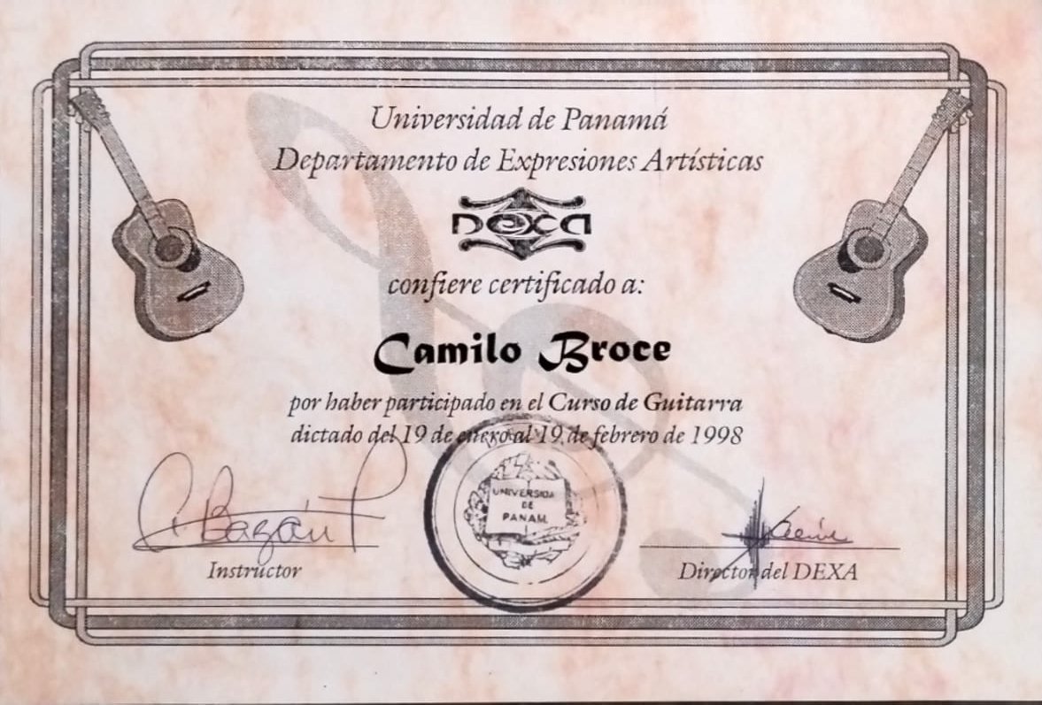 CamiloBroce1's tweet photo. #TBT Rebuscando cosas viejas y que me encuentro con esto. El pinino de lo que sería un largo camino lleno de alegrías. Curso de guitarra impartido por el Prof. Adalberto Bazán. Dexa. Universidad de Panamá. Verano de 1998. #Ahivaesacedula https://t.co/RO94zvG7Mg
