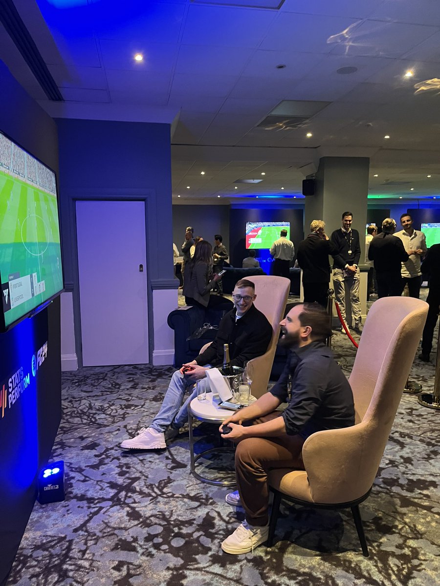 Shawrey_'s tweet photo. Amazing to take part in the Stats Perform conference! Met some absolute legends in the process 😄
#statsperform #opta #ad https://t.co/uYjTkDxhCG