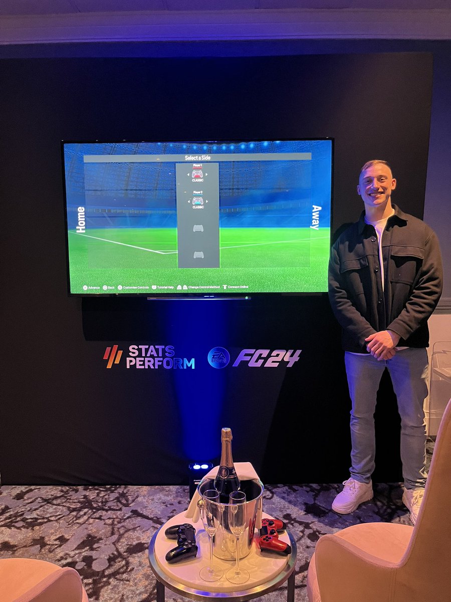 Shawrey_'s tweet photo. Amazing to take part in the Stats Perform conference! Met some absolute legends in the process 😄
#statsperform #opta #ad https://t.co/uYjTkDxhCG