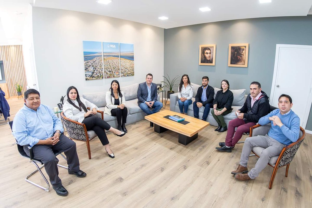 HCDRioGrande's tweet photo. El Cuerpo de #Concejales mantuvo una reunión institucional con el intendente #MartínPérez para dialogar sobre la situación económica que está viviendo el país y que afecta de manera directa a #RíoGrande. También se abordó el trabajo institucional entre ambas casas políticas. https://t.co/jYFyOxXg5R