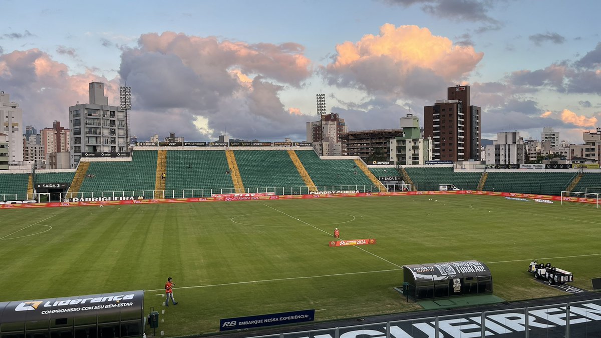 BAtanazio13's tweet photo. 🌪️ Já aqui no Orlando Scarpelli pra Figueirense x Concórdia!

Participação especial de @MatBoaventura https://t.co/FtgjF56uFu