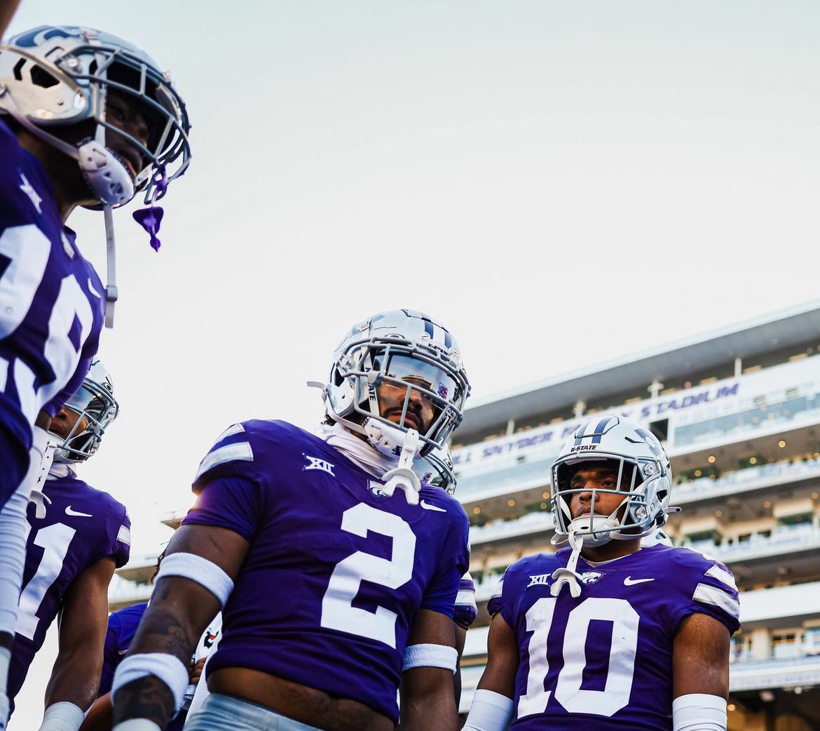 brandongunn_'s tweet photo. THANK YOU GOD!! I am truly blessed and thankful to receive a(n) offer from Kansas State University #TTP @VanBMalone3rd @mb_3three @SWD_FB @Coach1Coleman @Mainman413 @coachbaileySWD @CoachTj56 @Grindseason3 @EA_Golightly https://t.co/C14YvB4uNa