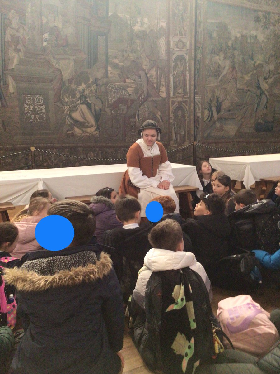As part of the trip, the children took part in a workshop about Henry VIII’s court and the hierarchy of it. Different children took on the roles of commoners, the gentry, nobility as well as King Henry himself, and they all learnt how to bow to Henry VIII and other nobility.