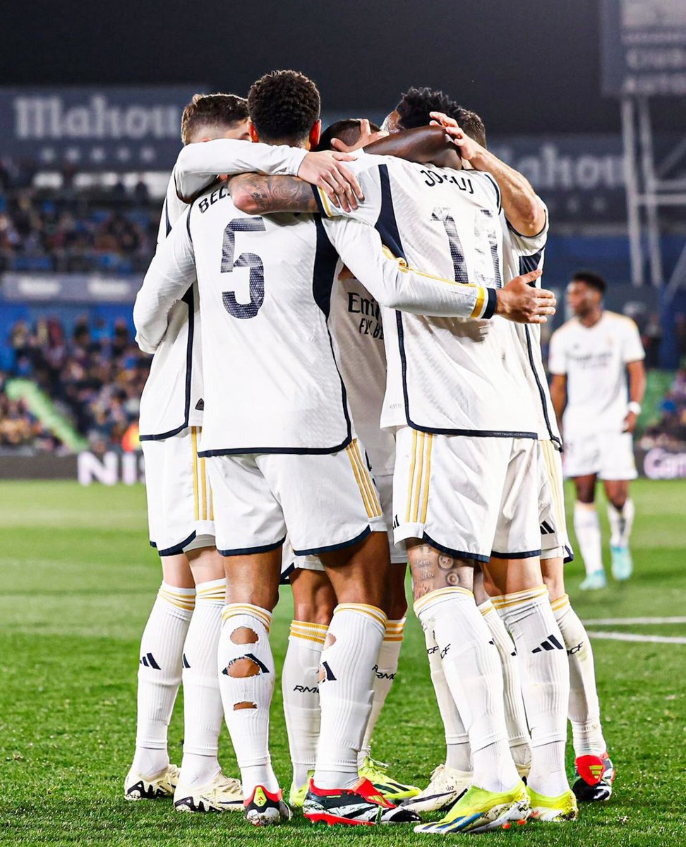 imfuraluc01's tweet photo. La Liga | FT
Getafe 0-2 Real Madrid
Joselu 14', 56'
STANDINGS: 22 Games
1. Real Madrid 57 Pts
2. Girona FC 55 Pts
3. Atletico 47 Pts
4. Barcelona 47 Pts
#DSTVRwanda @DStv__Rwanda
ISUBIYE KU MWANYA WAYO…
@bbfmumwezi 95.3 FM https://t.co/R0Rjsl7cqz