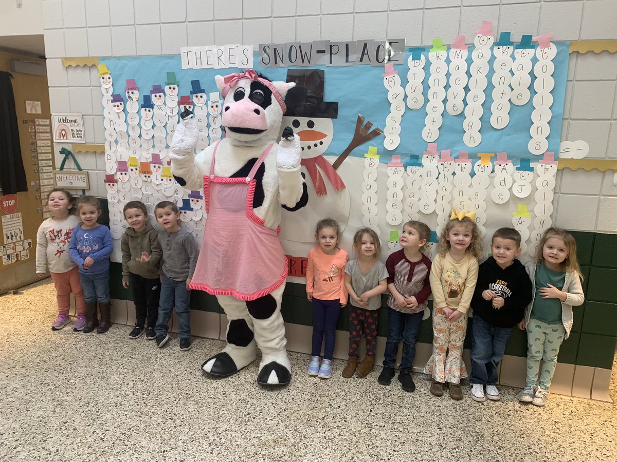 MPreschoolers's tweet photo. Thank you to Molly the Moo Cow for visiting our class and bringing us an extra special treat!! 🫐💙 #healthy #nutrition #littlezeps @Zeps_Cafe @NobleLocal_SD https://t.co/QXUFVvlnRz