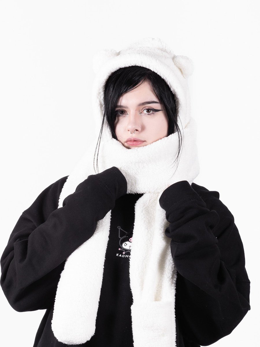 kaomoji_co's tweet photo. have you seen our cute fluffly kuma hats scarfs now? #bearhat #animeclothing #animestreetwear #comfy #scarf https://t.co/YY2tVfgX34