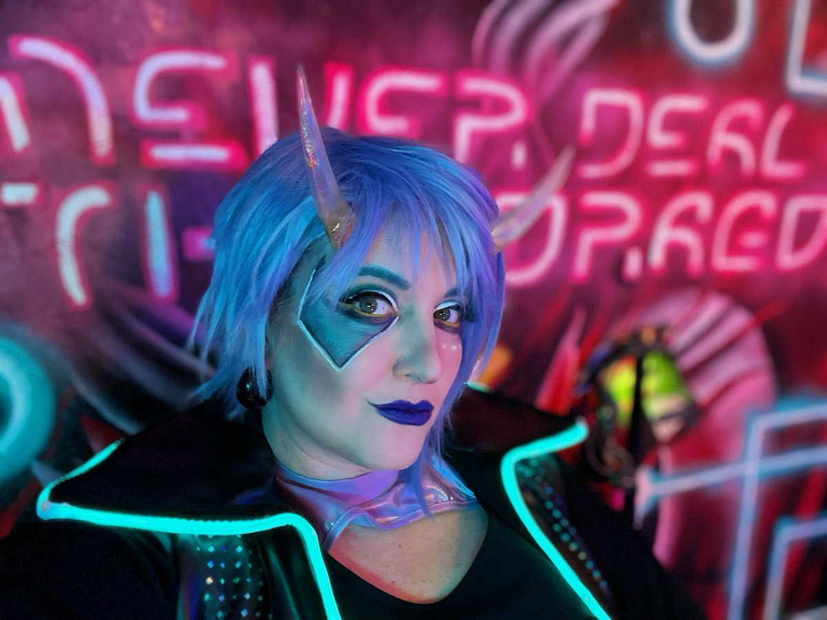 GeekyPinup's tweet photo. Shooting more Shadowrun today, and I love this custom built room here at the @sixsidesgaming studio!
Nyx is ready to kick some ass, technomancer-style!
LED Vest by @LSLCouturier
#Shadowrun #TTRPG #ActualPlay @catalystgamelab #WorldOfShadows https://t.co/VRHWZy8JWc