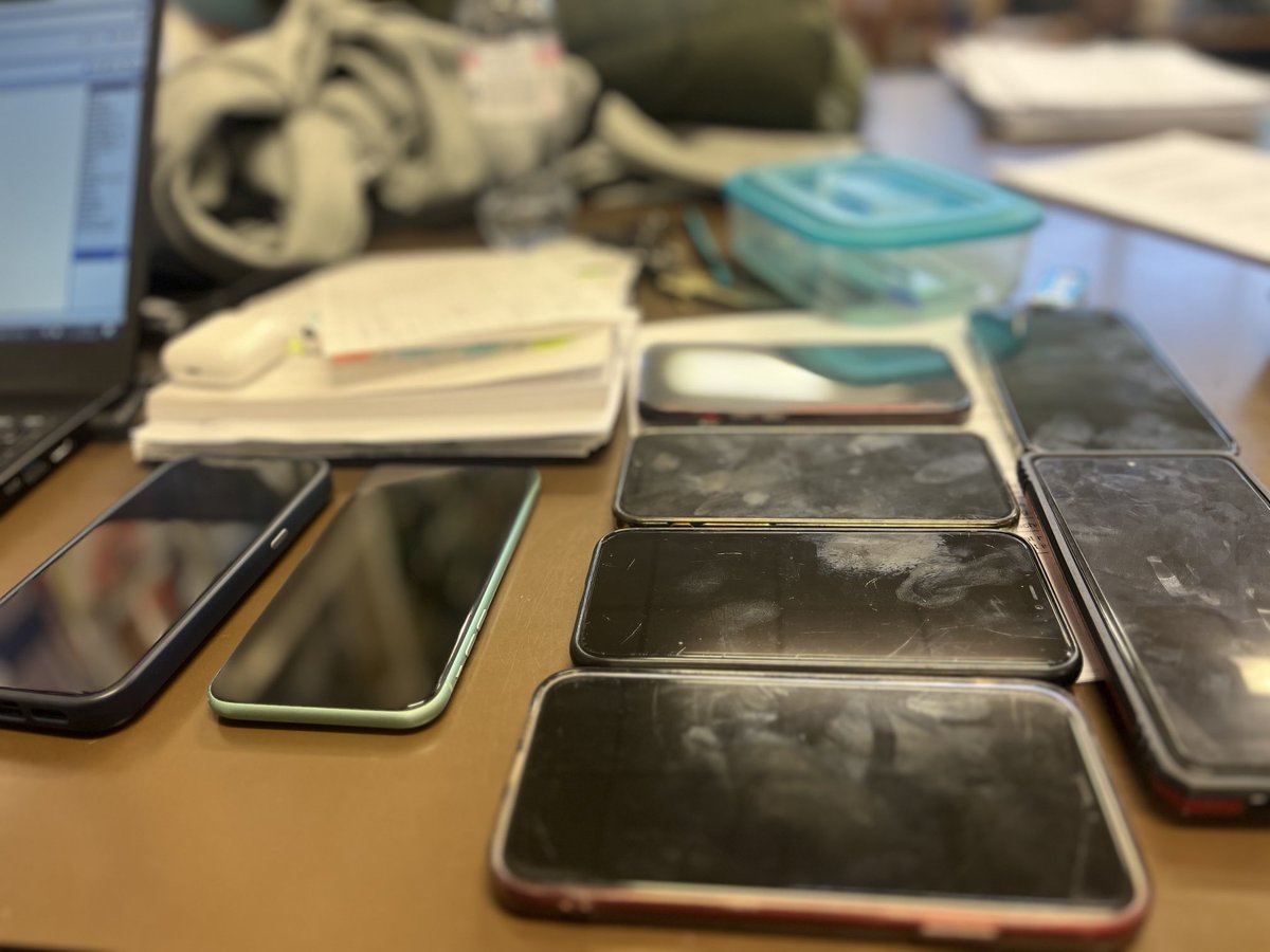 Students👩🏼‍🎓👨🏾‍🎓 🧑‍🎓: Mrs H, can I have a pen please? 
👩🏼‍🏫: of course you can 
PS: I never asked for a mobile phone in exchange, just explained the power of the pen 🖊️ 
#vision #idealpens #learning #gcseyear10 #narrativewriting ⁦<a href="/LliswerryHigh/">Lliswerry High</a>⁩