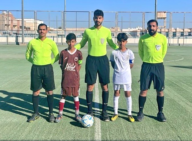 كما قلت سابقا (( زمزم منبع المواهب )) 
في مباراة #الجبلين و #الطائي تحت ١٣ سنة والتي أقيمت الثلاثاء الماضي كان كبتني الفريقين من خريجي أكاديمية زمزم لكرة القدم وهما النجم عبدالرحمن السويداء والنجم عزام الجنيدي 
.
أتمنى لهما ولزملاءهم التوفيق والنجاح