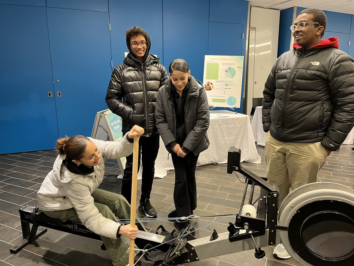 ONEDragonBoat's tweet image. Time to paddle! @TACC_Boston #community #bostondragonboat #bostonpaddle