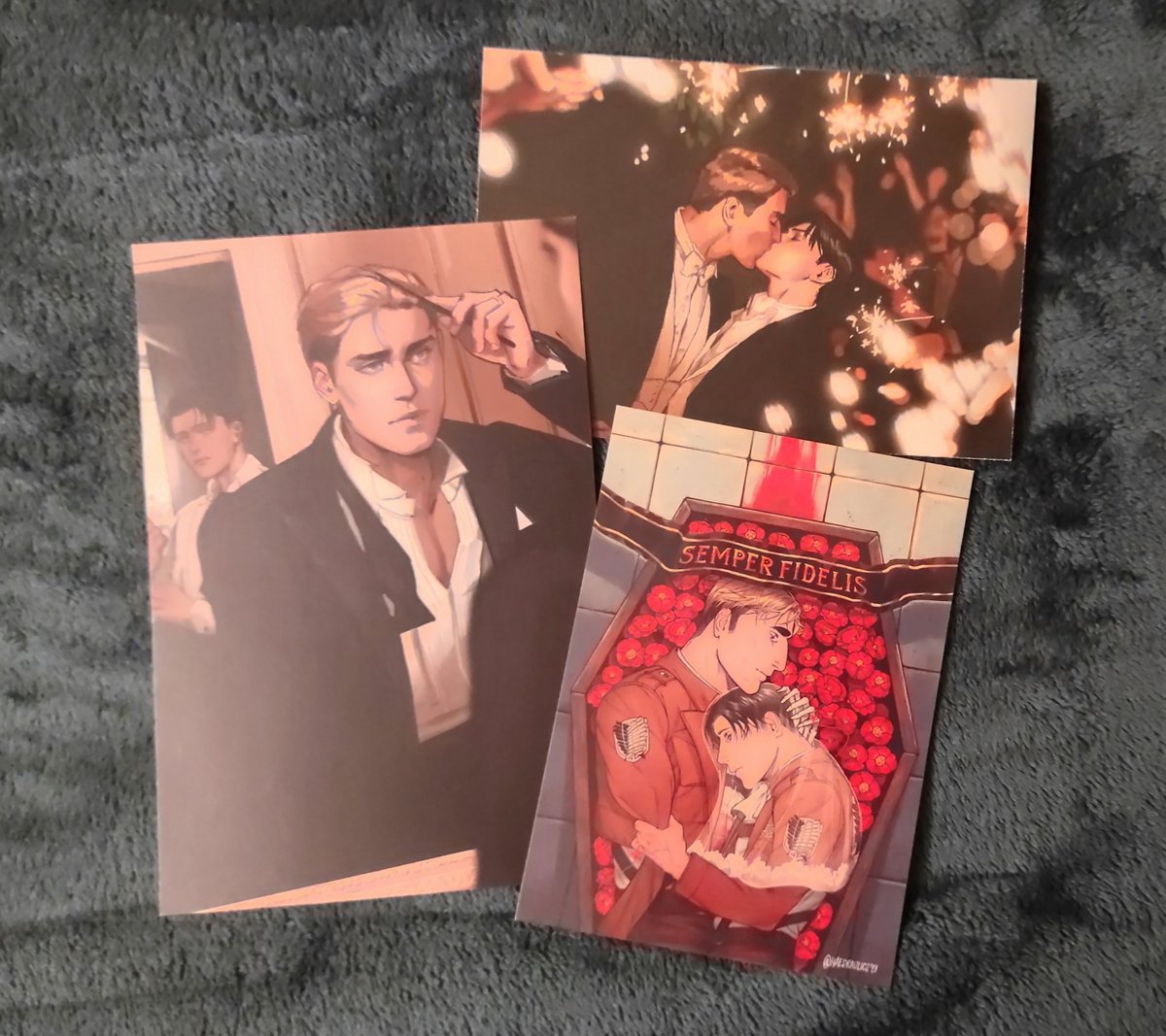 noirviridis's tweet photo. today felt like christmas!! i received the @eruri_wedding fanzine and i'm amazed by the incredible quality of the overall experience: the adorable paper wrap, the prints and the zine!! feeling very spoiled and so grateful that i could buy this masterpiece to help Palestine 🥹🤍🕊️ https://t.co/XgFhfw5rgM