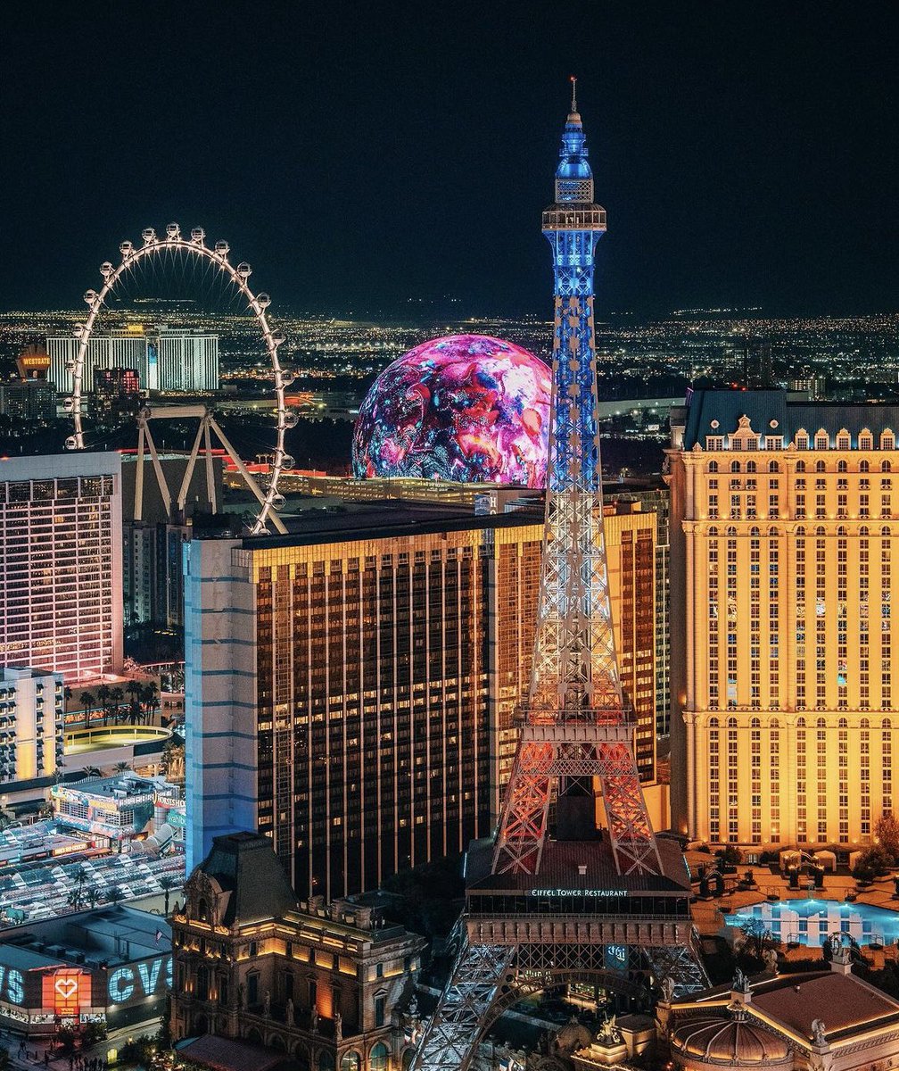 Looking for last-minute flights to ✨someone's✨ boyfriend's football game? 👀 Don't fumble your chance to see the iconic T — we mean, The Big Game, in person! Fly from $105 to LAS with Lynx. 🏈 🐾 #FlyLynx #GoSports 📷: <a href="/jack_foto_8/">jack_foto_8</a>