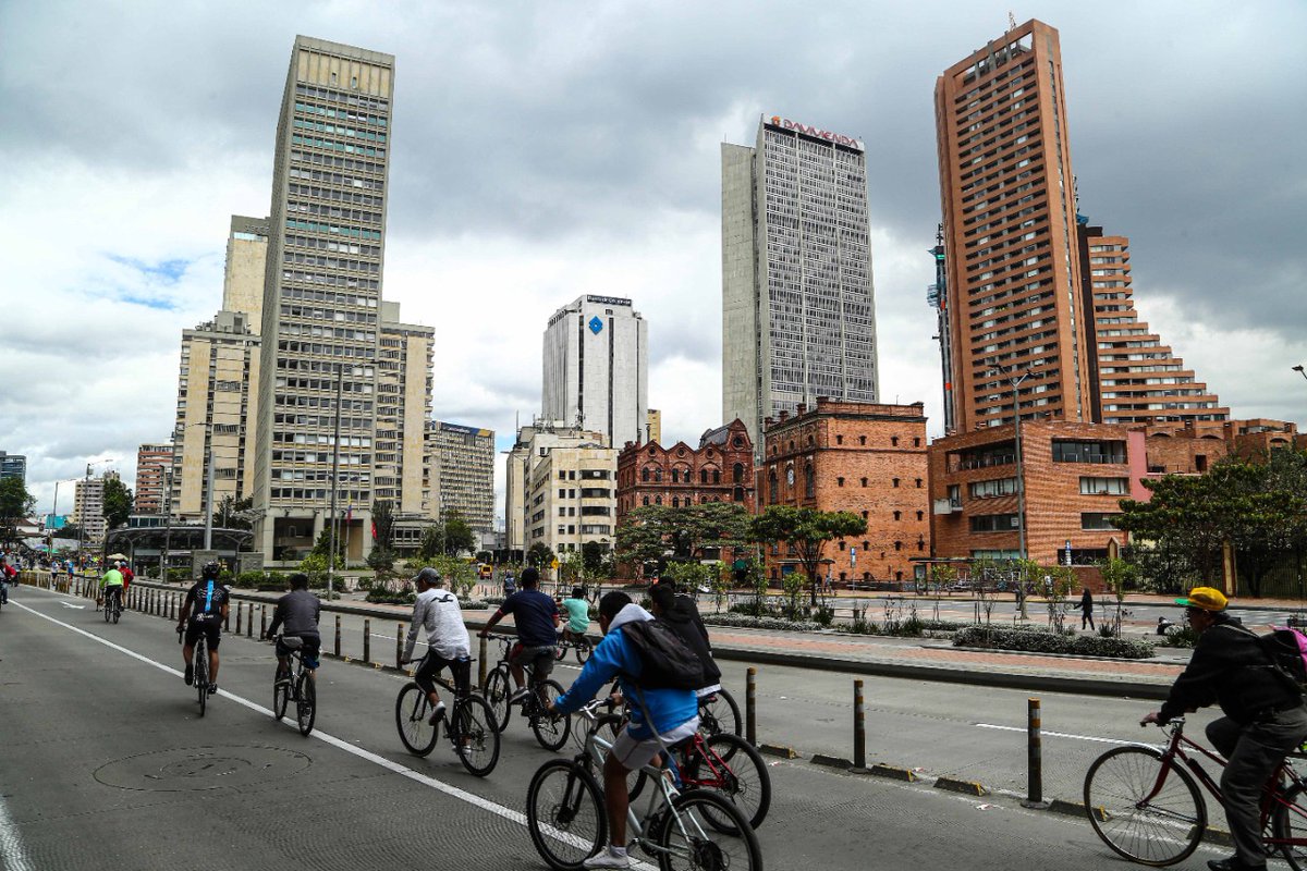 CatastroBogota's tweet photo. Regresa a casa el #DiaSinCarro con la App #MapasBogotaBici y vive la mejor experiencia🚴‍♀️🚴‍♂️
Conoce y descarga aquí la app👇 https://t.co/dsslQSx7nP https://t.co/tNEGgEOIqX