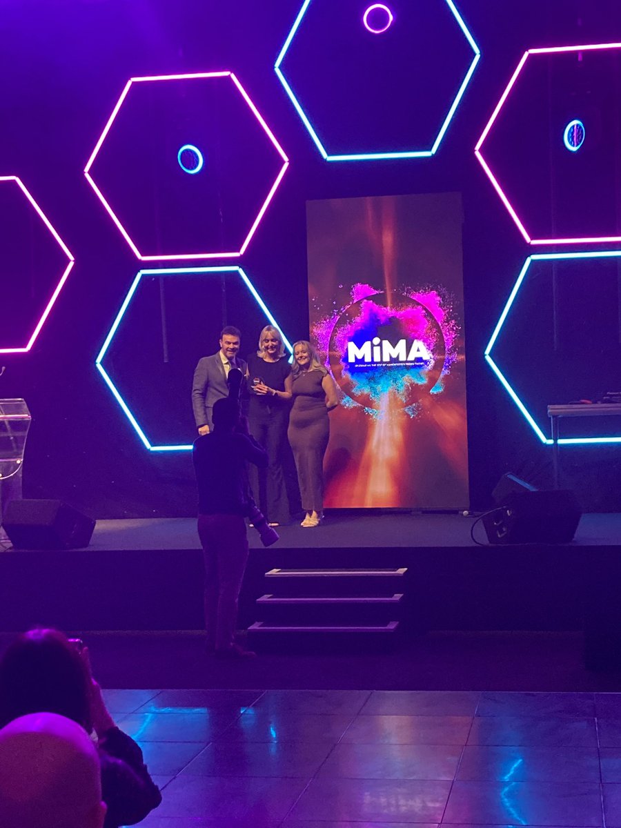 future-pro tweet media