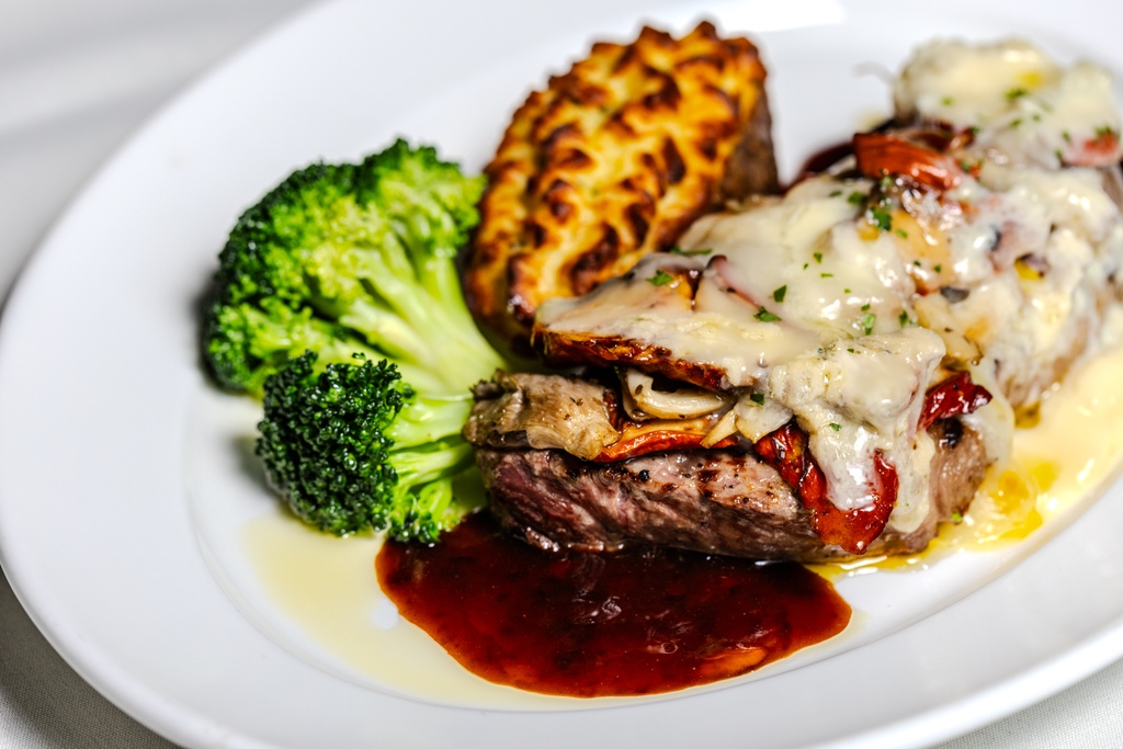 Here's a Valentine's Day #sneakpeek! Visit our website to view Valentine's Day specials menu and reserve your table for you and your special person. 💞 #volarechicago #valentinesday
