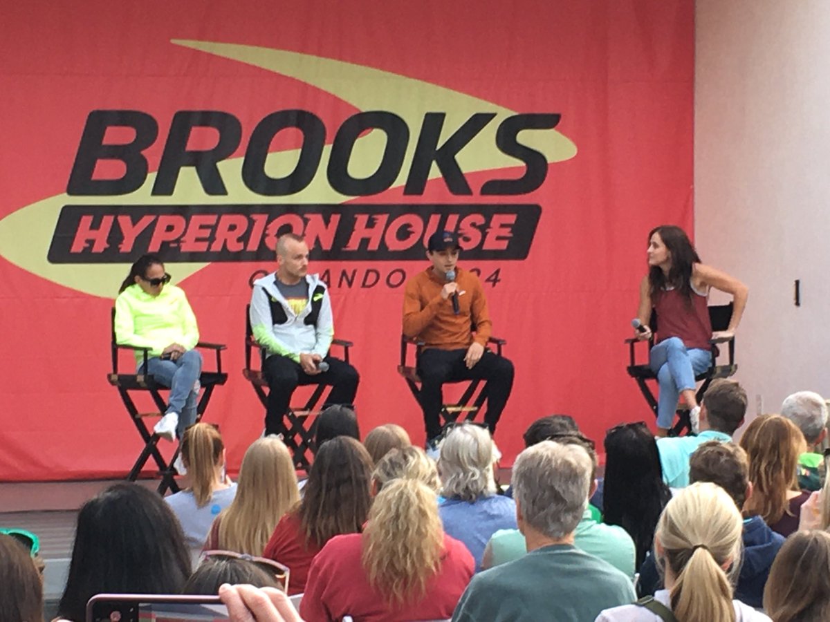 d9monti's tweet photo. They are packed in at ⁦@brooksrunning⁩ #HyperionHouse in Orlando where ⁦@karagoucher⁩ is interviewing ⁦@des_linden⁩, ⁦@ZachPanning⁩, and Colin Bennie. https://t.co/IrrJrlSyRE
