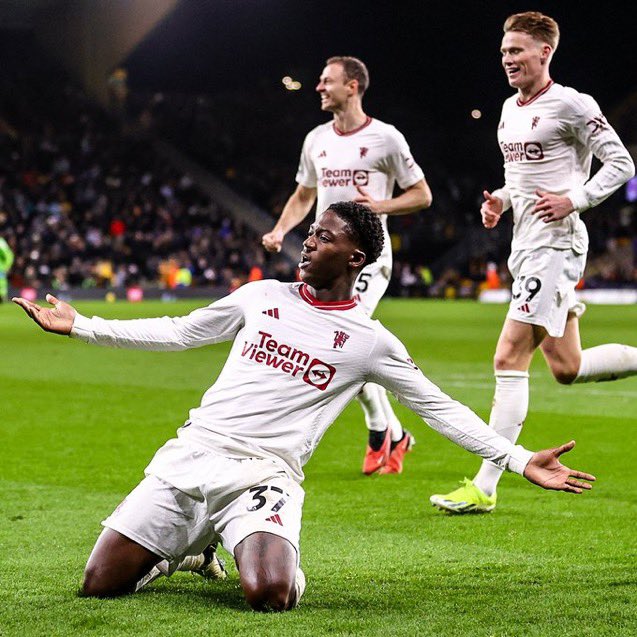 I am in love with this man. Remember the name 

#WOLMUN #ManchesterUnited #PremierLeague #football