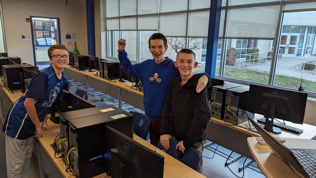 GJHSPirates's tweet photo. Our @RocketLeague club team grabbed a thrilling overtime win this afternoon! @GjhSesports https://t.co/9qmlZzGuQz